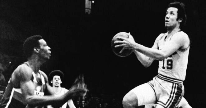 Former Cavalier, coach, Hall of Famer Lenny Wilkens dies at 88