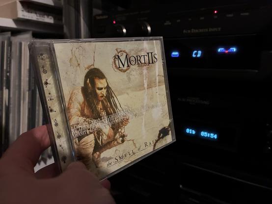 Mortiis‘ album „Smell of Rain“ playing on my CD player.