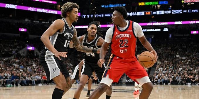 Rookies Derik Queen and Jeremiah Fears flourish in expanded roles