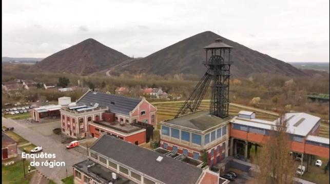 Vue des terrils autour de Loos-en-Gohelle ( Pas-de-Calais), un territoire minier d'autrefois en pleine restructuration