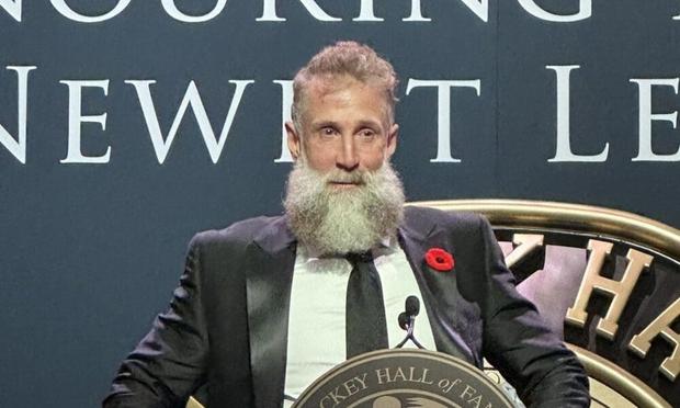Thornton Gives Sweet, Humorous Hall of Fame Induction Speech