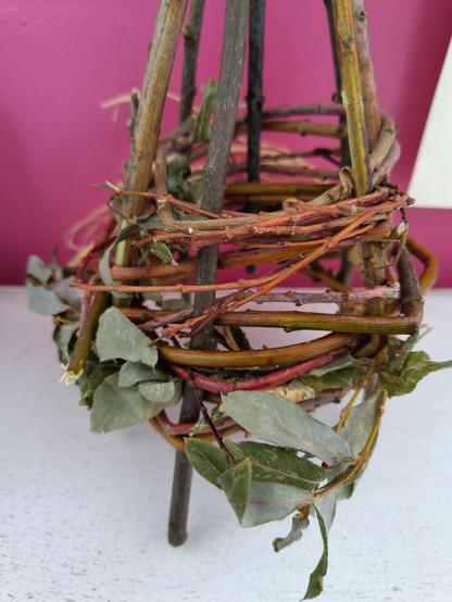 Photo d'une fabrication en vannerie faite par les élèves