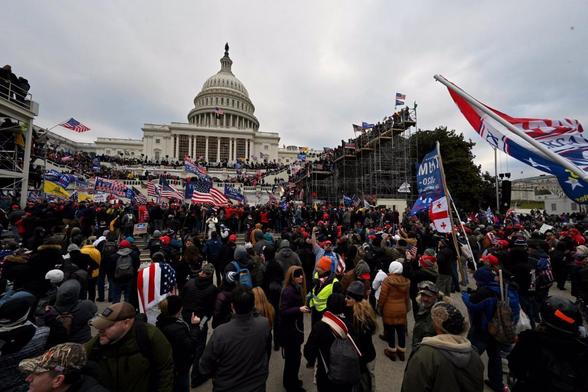 Seguidores de Donald Trump y del movimiento MAGA, durante el asalto al Capitolio de Estados Unidos, el 6 de enero de 2021. (Europa Press / ESSDRAS M. SUAREZ / ZUMA PRESS / CONTACTOPHOTO / Getty)