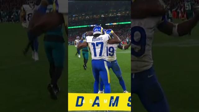 Davante Adams in the end zone 🤩 #rams #nfl #shorts