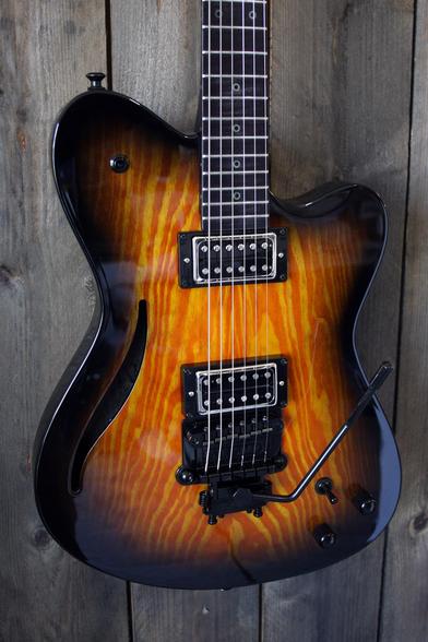 Ligérie guitar Sauvignon Grand Cru model. Front view.