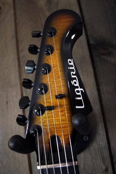 Ligérie guitar Sauvignon Grand Cru model. Headstock view.