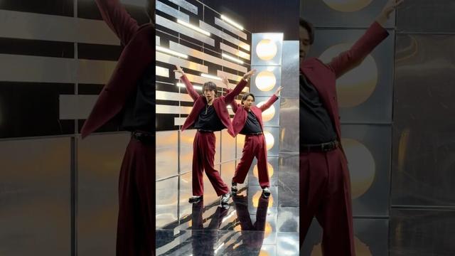 【#戸塚祥太 & #五関晃一】NO MORE YOUサビダンス🕺 9thAL「CRAZY ROMANTIC!」#ABCZ_NOMOREYOU #CRAZYROMANTIC#AꓸBꓸCｰZ#ABCZ