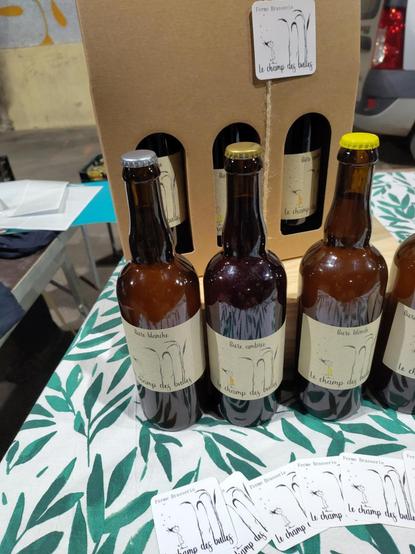 Ferme brasserie Le champ des bulles
Plusieurs bouteilles de bière blanche / ambrée / blonde