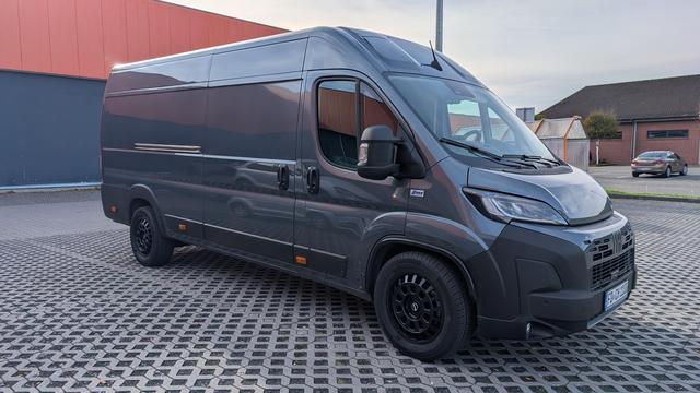 Unser Fiat Ducato mit neuen schwarzen Felgen.