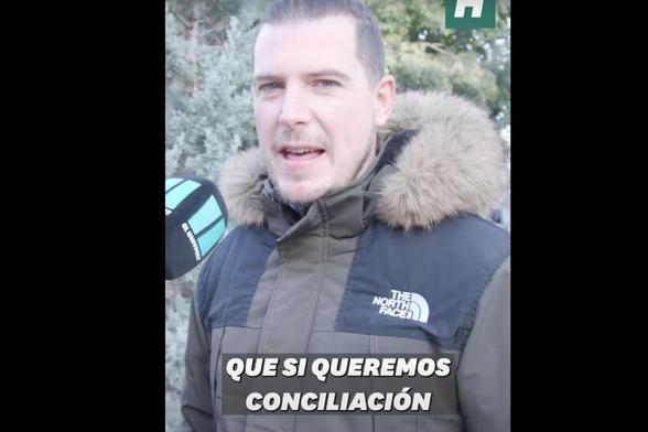 Un padre de familia habla sobre el anteproyecto de ley del Gobierno para la reducción de jornada lectiva y el ratio de los alumnos. (Aurora Pascual (HuffPost))