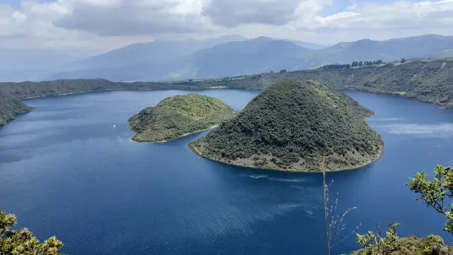 Ein Blick auf die Laguna de Cuichocha
