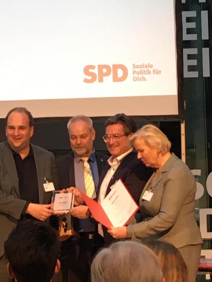 Gruppenbild der Preisverleihung an die toolcratf AG, Herrn Krebs