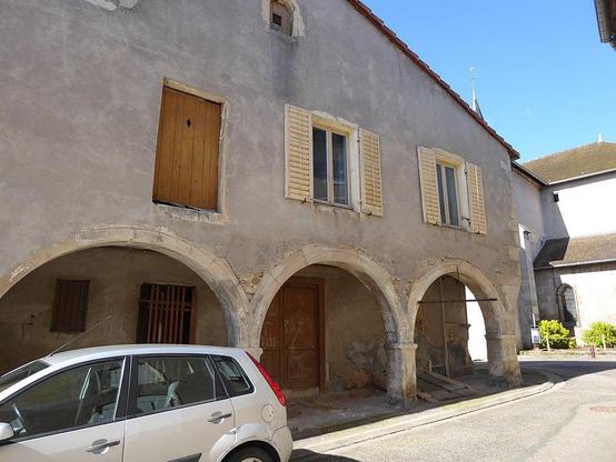 Maison dite Maison Roger à #Liverdun (#MeurtheEtMoselle) Construction XVIe siècle. Façade : inscription par arrêté du 3 avril 1926.
Suite 👉 https://monumentum.fr/monument-historique/pa00106065/liverdun-maison-dite-maison-roger
#Patrimoine #MonumentHistorique
Photo CC-BY-SA 4.0 : Musicaline