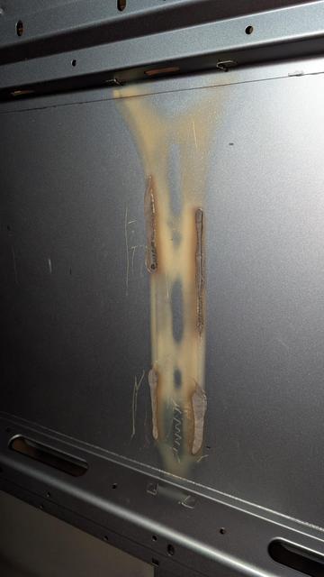 eitenwand mit einer entfernten Strebe