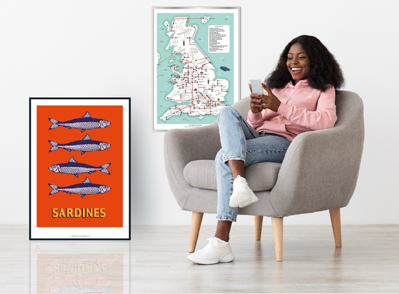 Abigail is telling her WhatsApp group all about her new posters