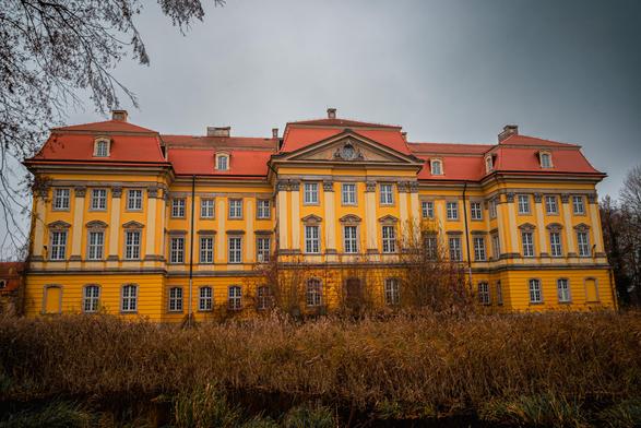 Pa艂ac w Radomierzycach