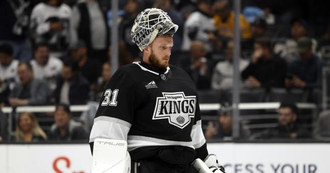 Anton Forsberg leads Kings to shutout win in his return to Ottawa