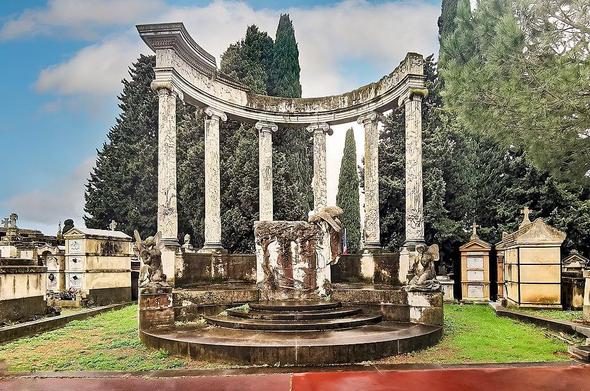 Monument funéraire d'Aristide et Marie Bergès à #Toulouse (#HauteGaronne) Construction 1er quart du XXe siècle. Le monument funéraire d'Aristide et Marie Bergès, en totalité, situé au cimetière de Terre-Cabade,...
Suite 👉 https://monumentum.fr/monument-historique/pa31000115/toulouse-monument-funeraire-daristide-et-marie-berges
#Patrimoine #MonumentHistorique
Photo CC-BY-SA 4.0 : Didier Descouens