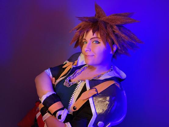 Me cosplaying Sora KH2

Photo and retouching by me (2025)
