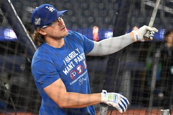 Dodgers Notes: Kiké Hernandez Has Surgery, LA Linked to All-Star in Trade, Justin Dean Sends Message