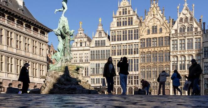 アングル:ルーブルの盗品を追え、「ダイヤモンドの街」アントワープの地下世界 | ロイター