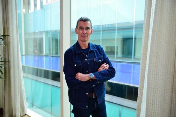 Charles V Bergh posa en sus tiempos como presidente y director ejecutivo de Levi Strauss & Co., en 2017, en Gurgaon (India). (Pradeep Gaur / Mint via Getty Images)