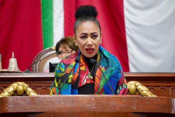 Rebeca Peralta León,