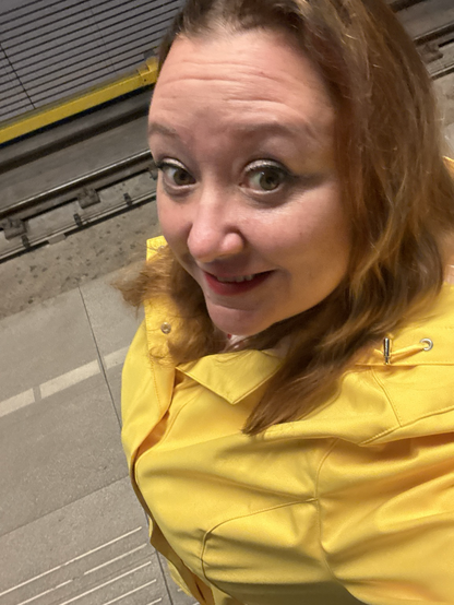 Selfie in an amaaaazing very loud fellow coat