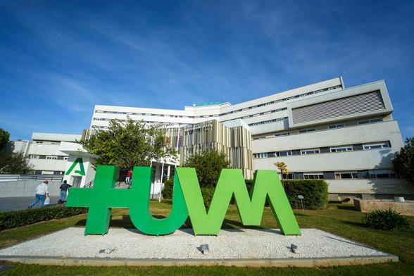 Una facultativa del Instituto de Medicina Legal de Sevilla se sienta esta semana en el banquillo, acusada de vejar a tres jóvenes que habían sufrido abusos sexuales, a las que convenció para no denunciar