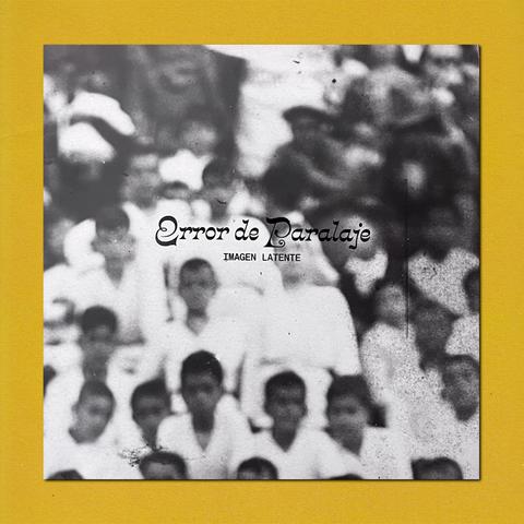 LP de vinilo autoproducido por ERROR DE PARALAJE @errordeparalaje.punk, en el cual participamos una serie de sellos independientes, cuyo denominador común es apoyar a proyectos totalmente alternativos con respecto a canales comerciales o mainstream. Primando siempre la calidad y presentación de los lanzamientos y valores o actitudes de Apoyo Mutuo, filosofía 'Hazlo Tú Mismo' o 'Do It Yourself'. Error de Paralaje es un bandaza andaluza y power trío de new wave, after punk de alto octanaje, con personalísima voz solista femenina, a la vez que golpea cual preciso metrónomo los tambores de guerra, de este punk tan personal, que apostilla su sello con letras que exploran momentos introspectivos y nihilistas, tan intrínsecos y necesarios en el crisol multicultural y polifacético del rock más desgarrado y profundo, cuyo mensaje vitalista siguen más presente que nunca.

By Obstinato / Collector's Series DIY / La Factoría del Ritmo

https://collectorseriesdiy.bandcamp.com/album/cs-064-imagen-latente

Grabado por Antonio Monsalve en Deshollinador Hot Studio. Granada, 2024

Mezclado y masterizado por Möno Disnoize. Impacto Sónico. Granada, 2024

Jose – Guitarra y voz
Kalim – Bajo
Violeta – Batería y voz

*Coros en Qué será, será por Antonio Deshollinador

Todas las canciones originales por Error de Paralaje

Artwork por Andrés Simarro

Tirada de 500 vinilos fabricada en Krakatoa Records. Castellón de la Plana, 2025

Co-edición a cargo de:
Andalucía Über Alles @andaluciauberalles (ES)
Br