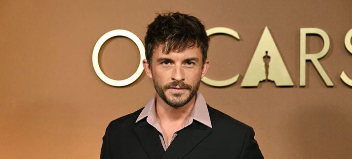 Jonathan Bailey, en los Governors Awards 2025. / Gilbert Flores