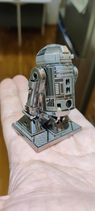 R2D2 metallic puzzle fully assembled