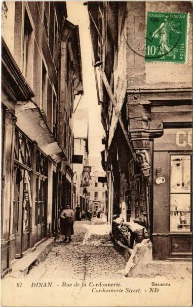 Dinan - Rue de la Cordonnerie à #Dinan (#CôtesDArmor)  #CartePostaleAncienne 👉 https://cartorum.fr/carte-postale/225673/dinan-dinan-rue-de-la-cordonnerie