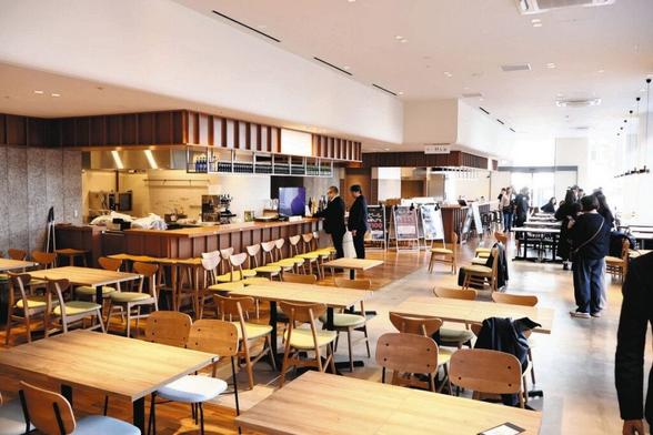 ２１日に開業する富山北口横丁の店内
＝富山市牛島町で