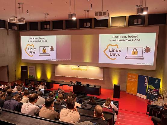 Pred prednáškou v hlavnej sále