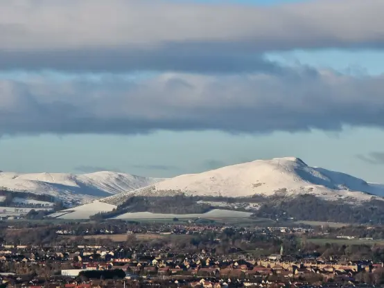 Close up picture of Pentland Hills covered in snow