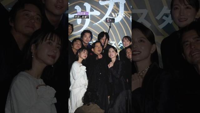 岡田准一、二宮和也らと仲良し自撮り