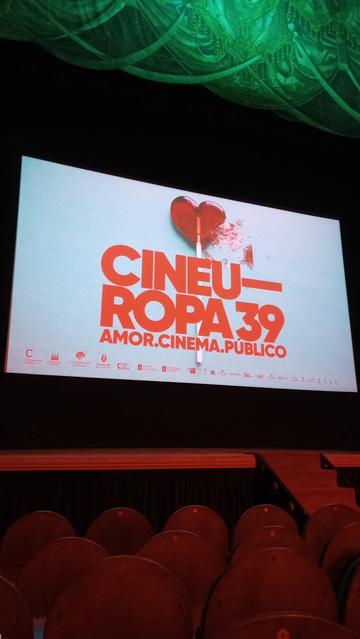 A theatre screen features the text "CINEUROPA 39 - AMOR. CINEMA. PÚBLICO" in large, orange letters. Logos of sponsors and partners are visible at the bottom. #laureanoaraujo #santiagodecompostela #galiza Santiago de Compostela, 19 de novembro de 2025