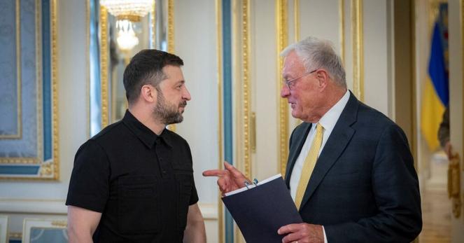 ゼレンスキー氏「和平実現の用意」、トランプ氏と首脳会談控え米特使と協議 | ロイター