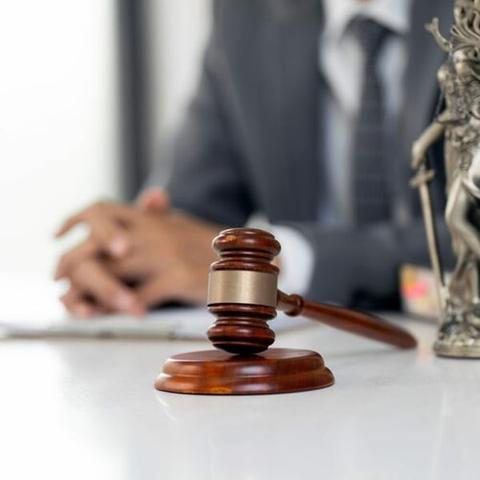 フランスでシーインに対し、100ブランドと12の業界団体が不正競争を理由に法的措置を開始 - FashionNetwork 日本