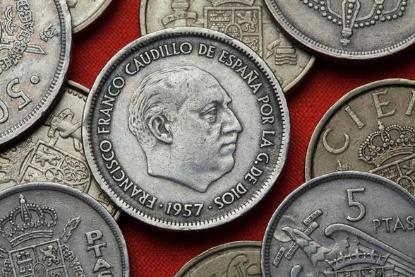 Una moneda de 25 pesetas con el rostro de Francisco Franco, en una imagen de archivo. (Getty Images / iStockphoto)