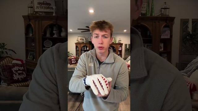 He doesn’t want a plain boring golf glove