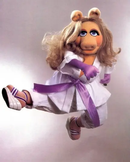 Miss Piggy in karate pose