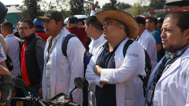 Medicos en manifestacion