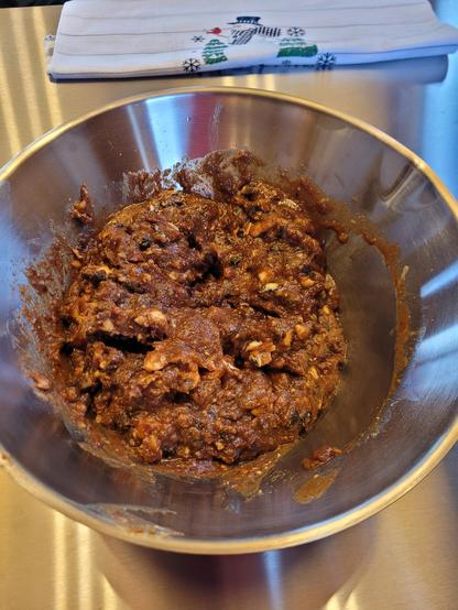 Alle ingrediënten fijn gehakt en door de puree gemengd