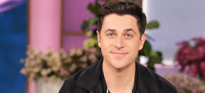 David Henrie en  "The Jennifer Hudson Show" / Warner Bros. TV