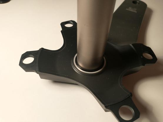 Innenseite einer intakten Shimano Kurbel