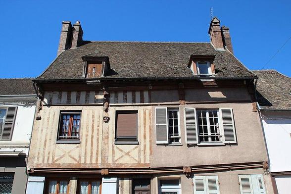 Maison du 16s à #Houdan (#Yvelines) Construction XVIe siècle. Façade et toiture : inscription par arrêté du 6 décembre 1926.
Suite 👉 https://monumentum.fr/monument-historique/pa00087456/houdan-maison-du-16s
#Patrimoine #MonumentHistorique
Photo CC-BY-SA 4.0 : Lionel Allorge