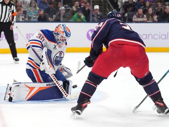 Oilers backup goalie Calvin Pickard struggles behind slack early-season team defence