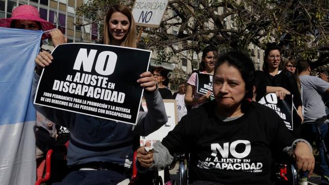 MOVILIZACIÓN, AJUSTE, DISCAPACIDAD